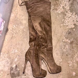Lace up though high boots taupe